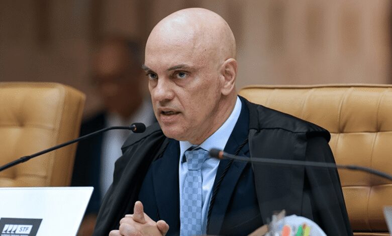 Moraes exibe conteúdos de ódio nas redes e defende responsabilização