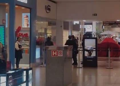 URGENTE! Assaltantes invadem joalheria em shopping de Manaus; VEJA