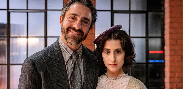 Nelson (Felipe Abib) e Mariana (Carol Romano) em