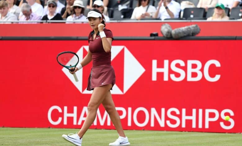 Boulter e Raducanu avançam em Queen's, Krejcikova é eliminada