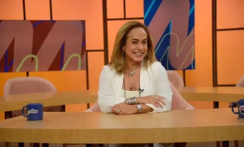 Cissa Guimarães apresenta o Sem Censura. Foto: TV Brasil