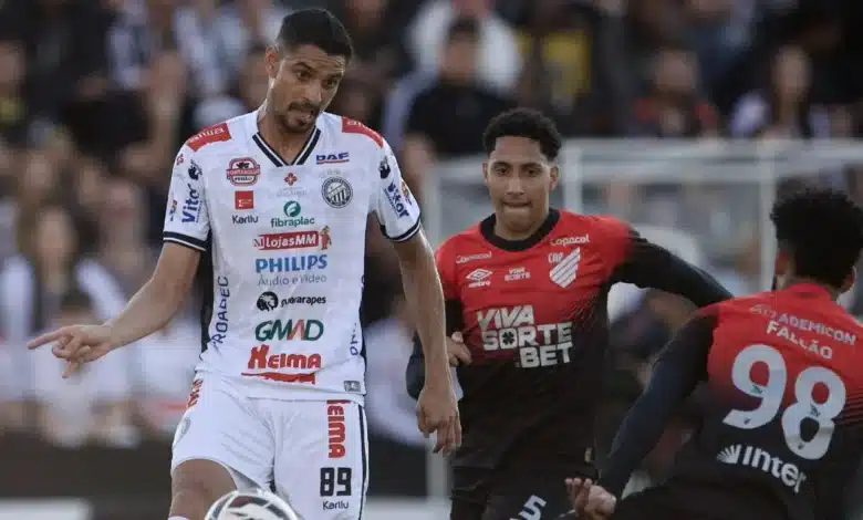 Lance de Operário x Athletico, pela Série B