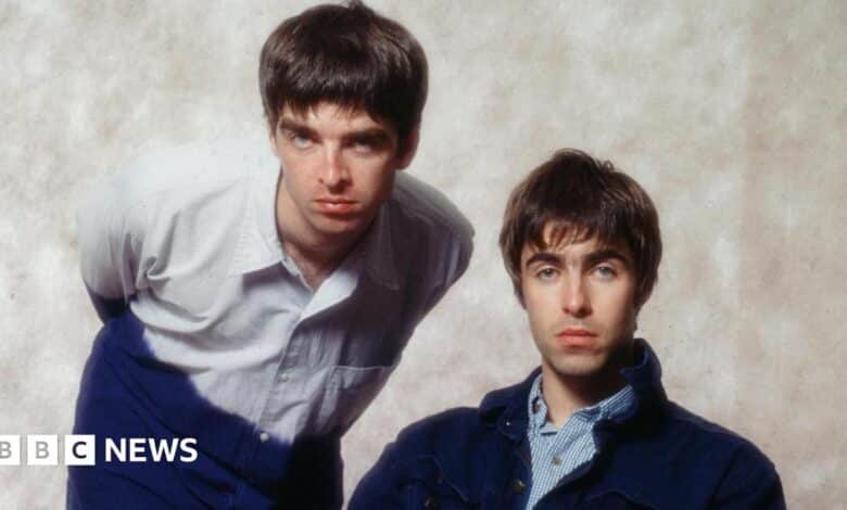 Oasis pictured in 1994