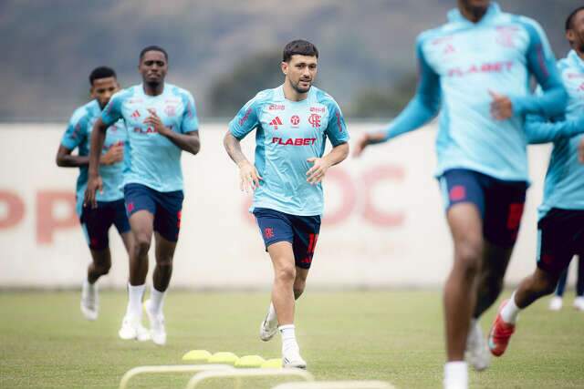 Flamengo e São Paulo abrem retorno após pausa do Mundial