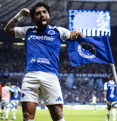 Cruzeiro goleia por 4 a 0, vence Juventude e lidera Brasileirão