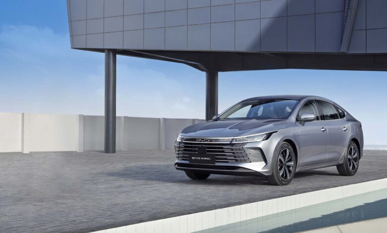 BYD King 2026 estreia com mais itens, mas perde potência