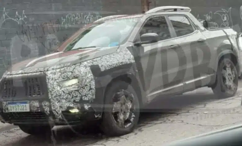 Fiat Toro 2026 é flagrada quase sem disfarces e adota grade do Panda