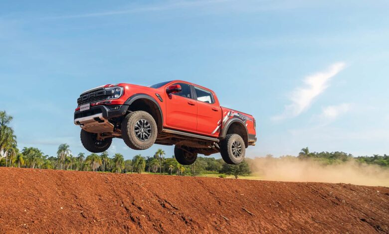 Ford nega ter dado Ranger Raptor para dono que saltou dunas