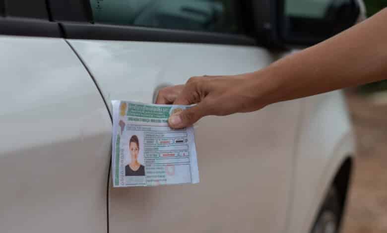 Existe uma armadilha que pode cobrar R$ 5 mil pela sua CNH e é bom tomar cuidado, porque tem gente pagando sim.