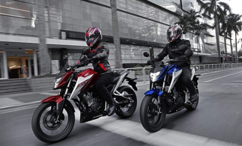 Honda CB 300F Twister 2026 chega com novas cores e ajustes técnicos