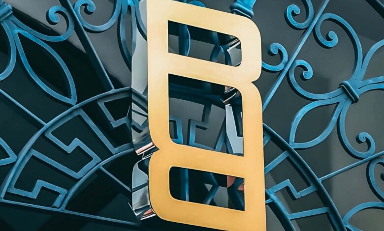 Novo logotipo da Range Rover é polêmico como nova estratégia da Jaguar