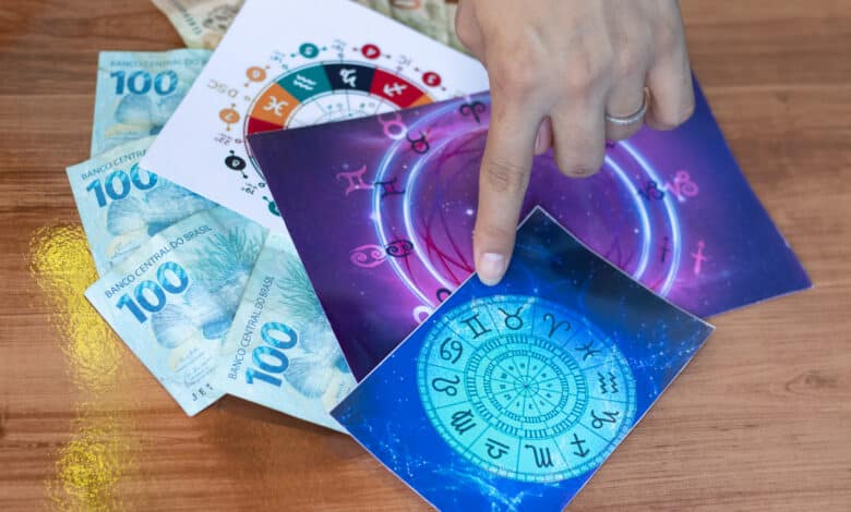 Julho e agosto serão os meses da sorte financeira para 4 signos do zodíaco que podem ganhar muito dinheiro.