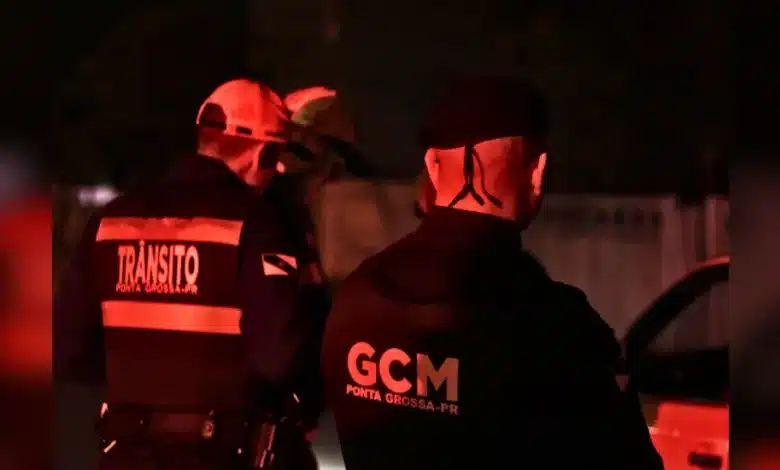Homem agride esposa e ameaça agentes de segurança no Centro de PG