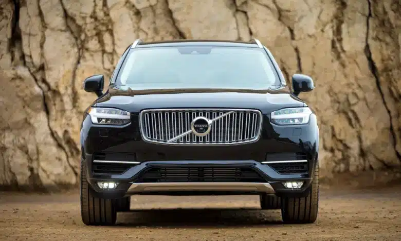Produtor de cinema processa Volvo por danos auditivos provocados por som alto do XC90