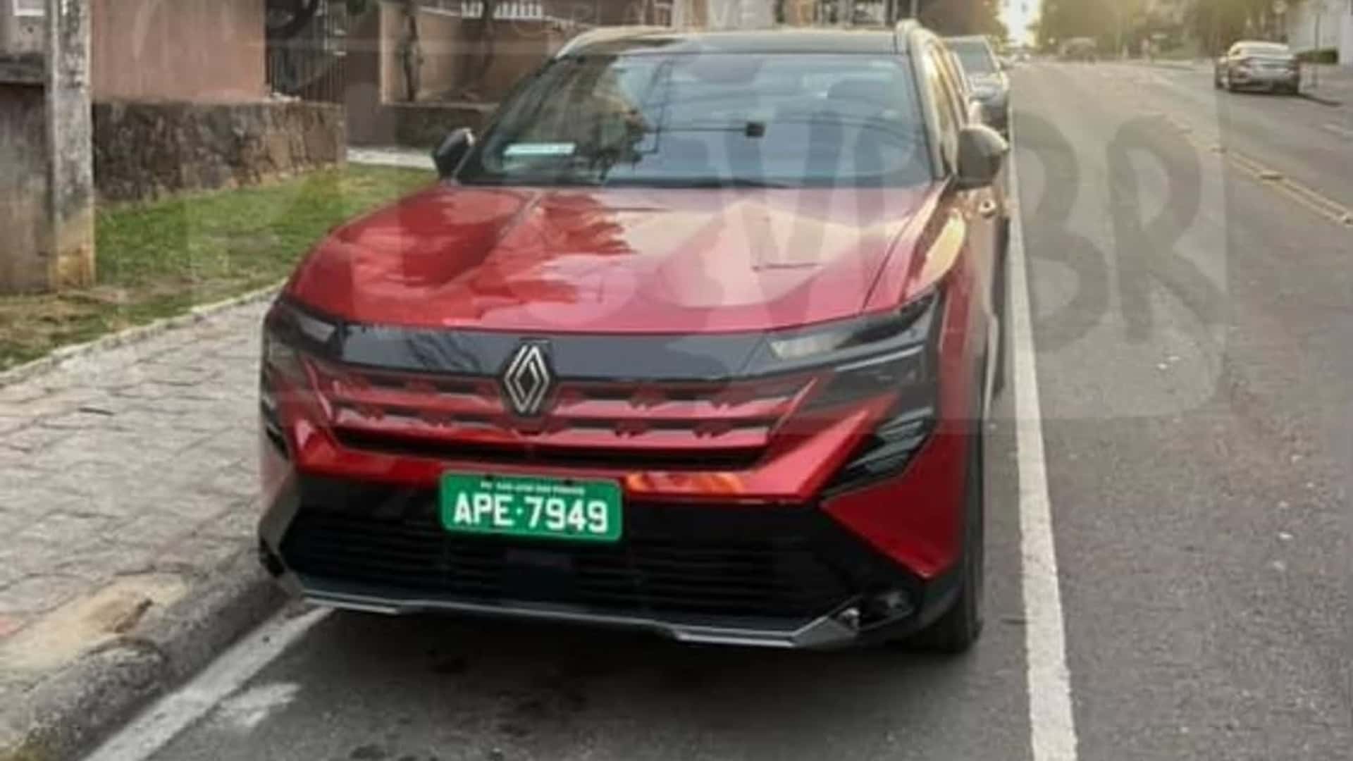 Novo Renault Boreal 2026 ainda roda em testes para versão mais barata