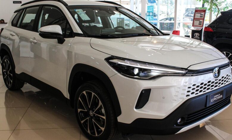 Toyota oferece até R$ 14.620 de desconto no Corolla Cross XRE para PcD