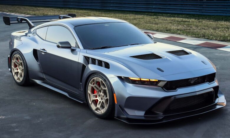 Verstappen assume o volante do Ford Mustang GTD e dá seu veredicto
