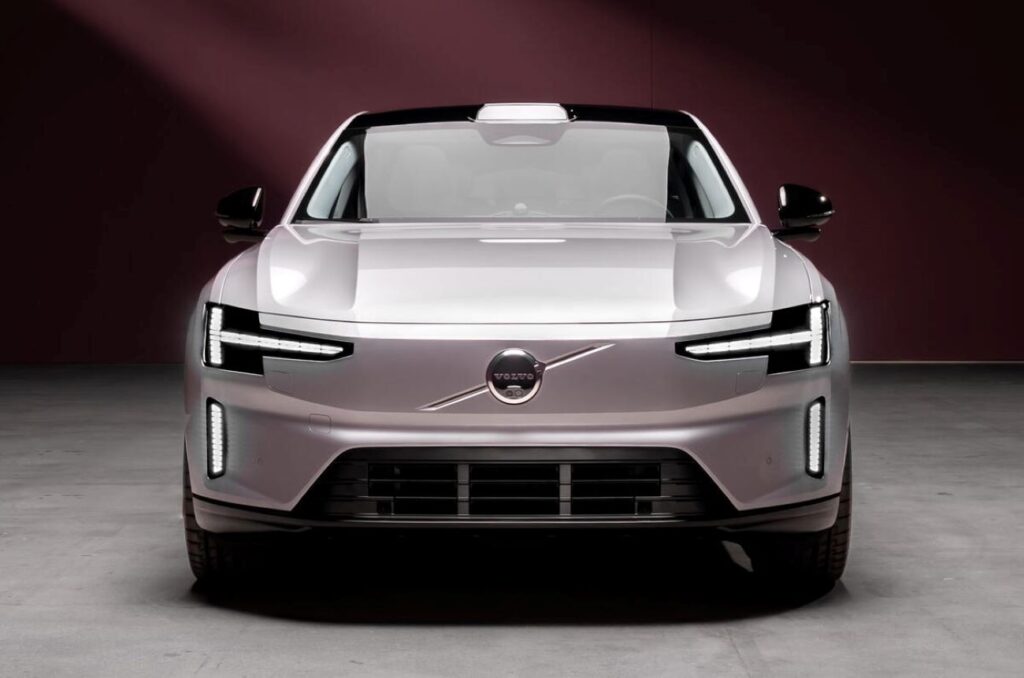 Volvo confirma ES90 no Brasil em 2026 e mira rivais como BMW e Porsche