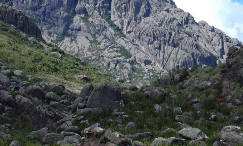 Grupo se perde no Pico das Agulhas Negras, enfrenta frio de -9,2 graus e é resgatado de helicóptero