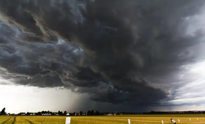 Nova frente fria traz dia gelado, chuva e geada; veja previsão do tempo