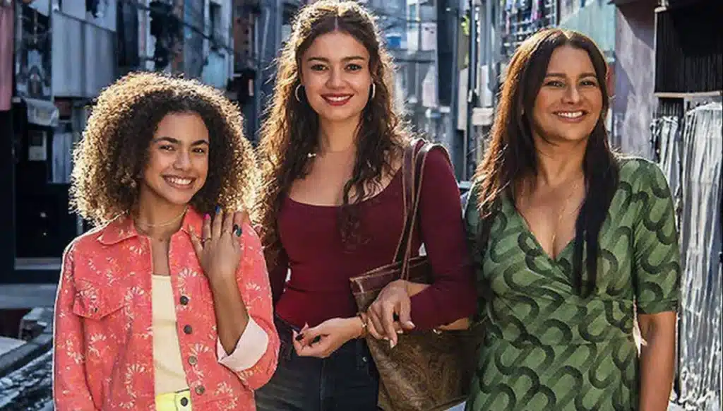Alana Cabral, Sophie Charlotte e Dira Paes, as Três Graças