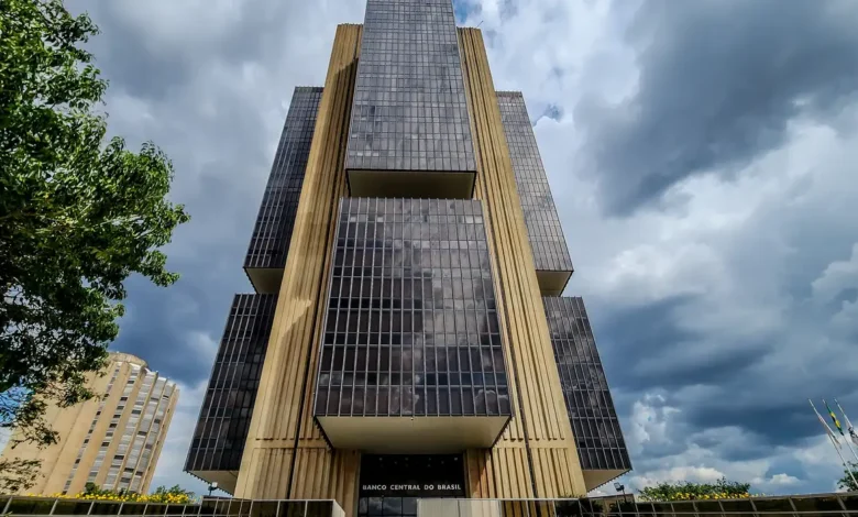 Banco Central suspende três financeiras após ataque ao sistema do Pix