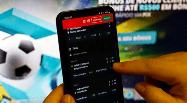 Gastos com bets adiam graduação para 34% dos jovens em 2025
