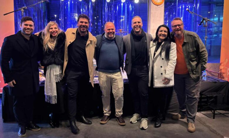 Profissionais do Grupo Ric em celebração ao Dia do Mídia