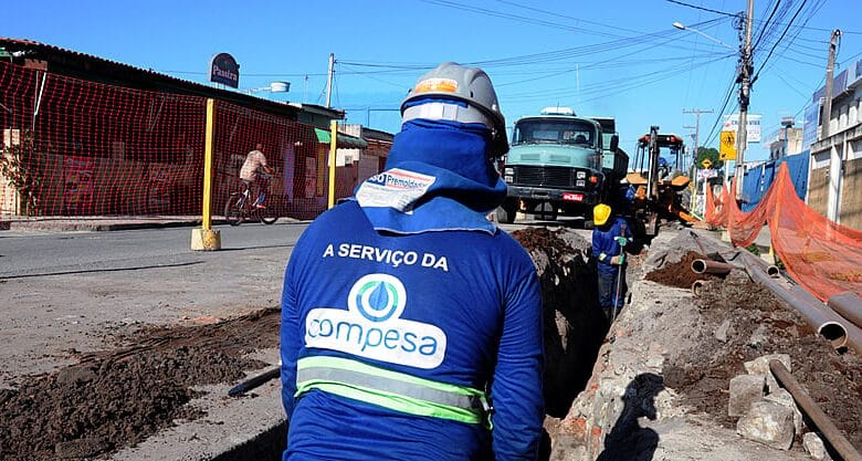 No Recife, trabalhadores da Compesa protestam nesta terça (1º) contra a ‘privatização’ da empresa