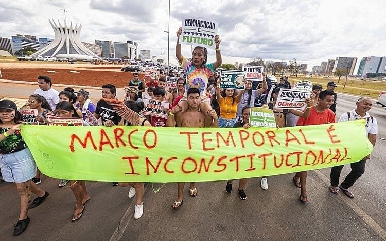 Indígenas marcham em Brasília (DF) contra o marco temporal (2023)
