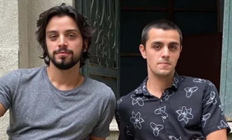 Rodrigo Simas e Felipe Simas na novela Salve-se Quem Puder