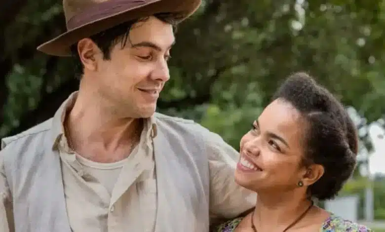 Sérgio Guizé e Jeniffer Nascimento. Foto: Êta Mundo Melhor/Globo