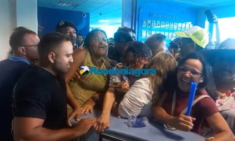 Vídeo: Em greve, professores invadem instalações do CPA em Porto Velho - Geral