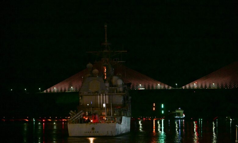 Navio de mísseis norte-americano entra no Canal do Panamá rumo ao Caribe