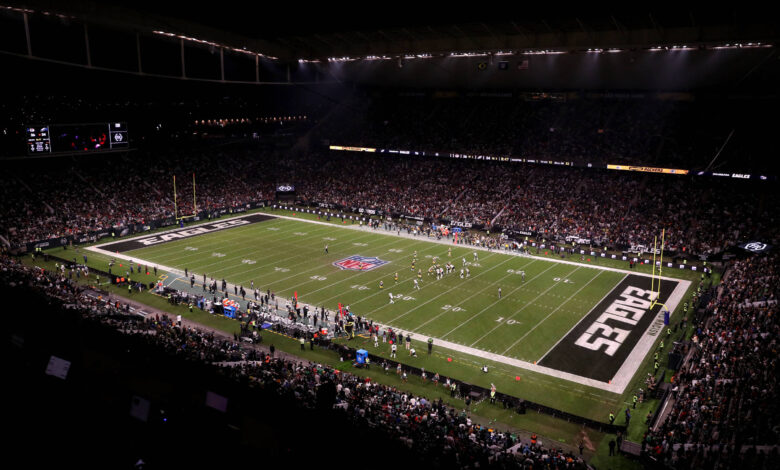 Após polêmica, NFL volta a Itaquera com gramado reformado - 31/08/2025 - Esporte