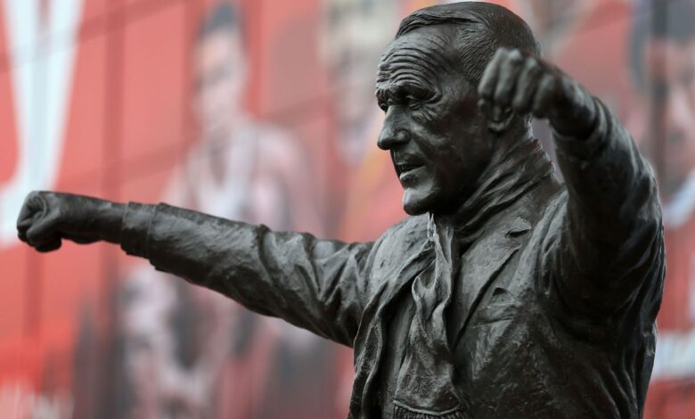A 'estátua' que une Liverpool e rival do United na Copa da Liga Inglesa