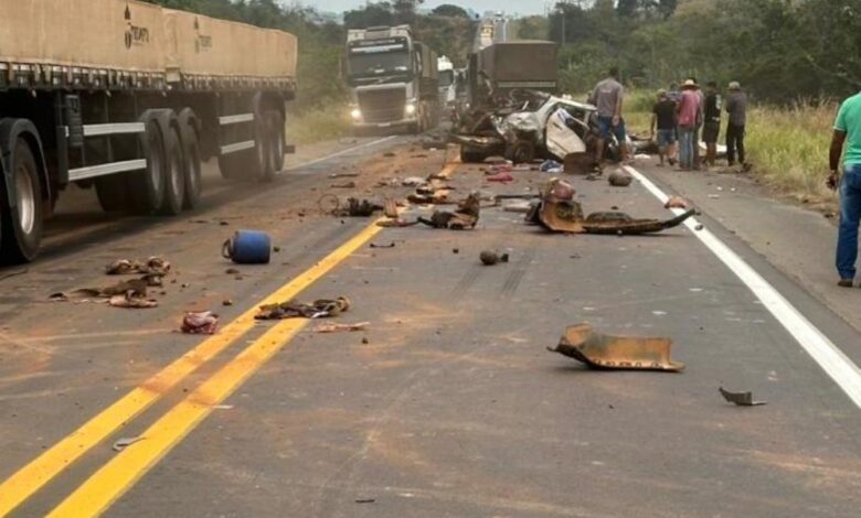 Grave acidente na BR-364 deixa quatro mortos, incluindo duas crianças, em Jaru - Polícia