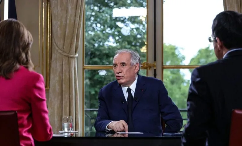 Francia, Bayrou accusa l'Italia: «Fa una politica di dumping fiscale». Palazzo Chigi: «Affermazioni infondate»
