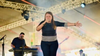 Artistas regionais sobem ao palco e animam público da AgroBV 2025