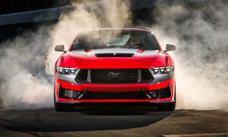 Ford Mustang não será elétrico tão cedo; entenda