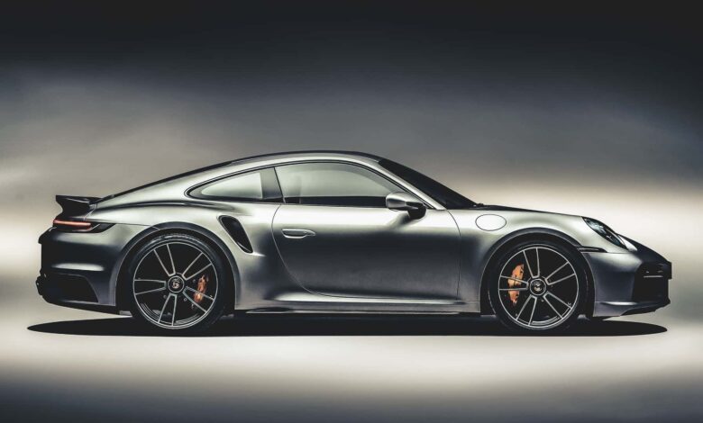 Novo Porsche 911 Turbo S chega ainda em 2025 e será híbrido