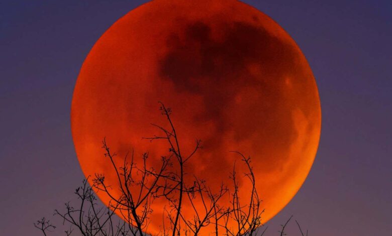 3ABDR5N Total lunar eclipse,