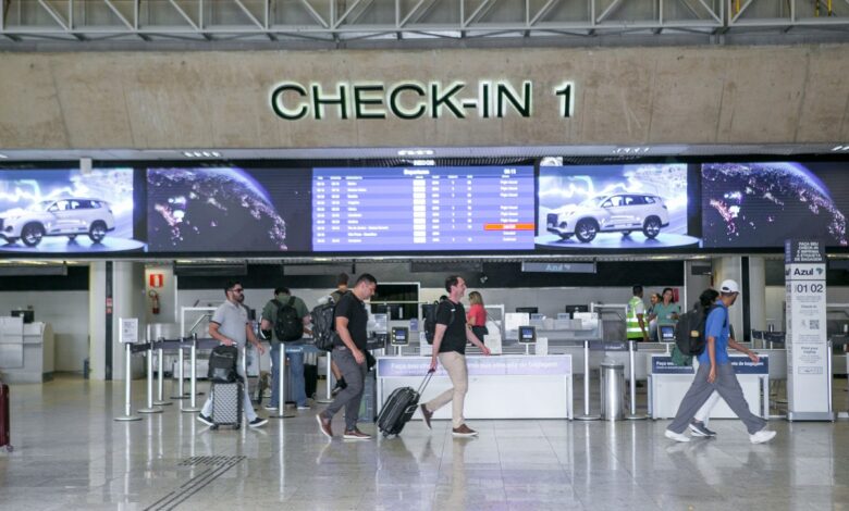 PF prende em Confins foragida do 8 de janeiro que Trump deportou como imigrante ilegal