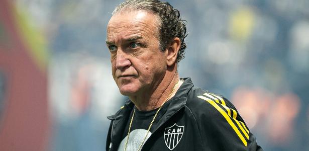 Cuca, técnico do Atlético-MG, durante jogo contra o Cruzeiro