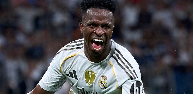 Vinícius Júnior comemora gol marcado pelo Real Madrid contra o Mallorca no Campeonato Espanhol
