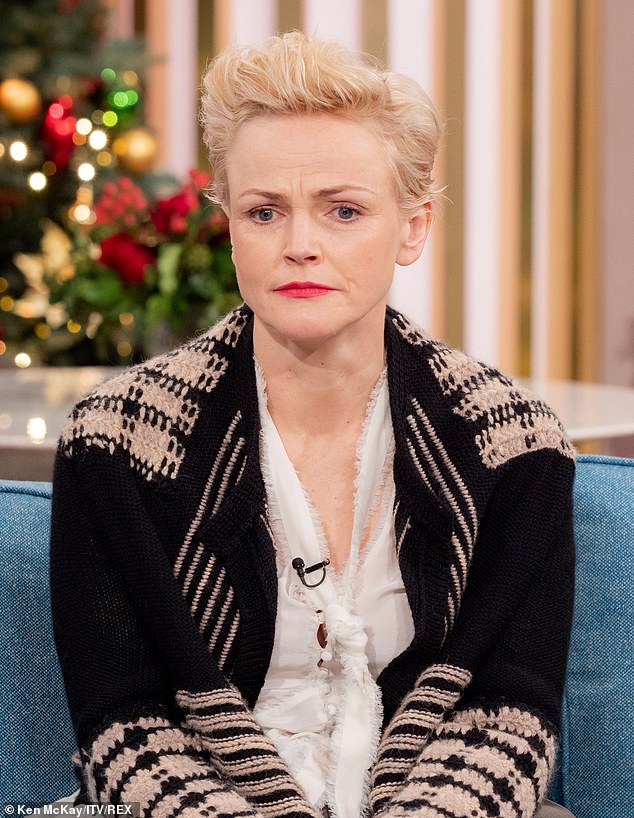 A atriz Maxine PK começou um ataque da Fossa a JK Rolling enquanto aparece na BBC Radio 4