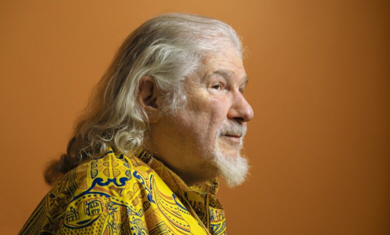 Morre o documentarista Silvio Tendler, de 'Jango' e 'Glauber, labirinto do Brasil', aos 75 anos