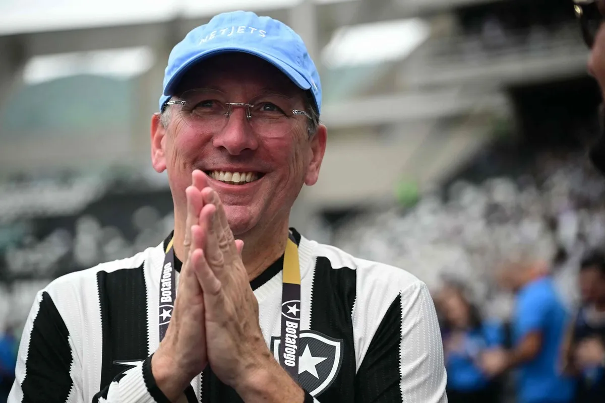 Textor afirma que Botafogo não irá para Ilhas Cayman