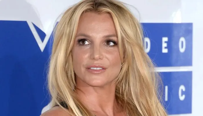 Britney Spears enfrenta risco de carreira com lançamento de livro do ex