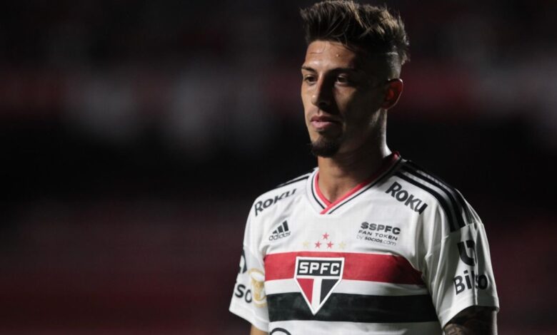 São Paulo negocia volta de Rigoni a pedido de Crespo